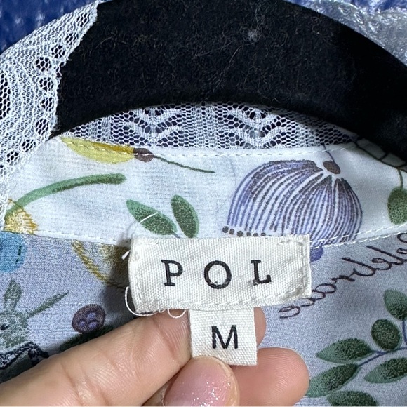 Pol Floral print blouse with lace detailing button-down  relaxed fit floral - Picture 2 of 12